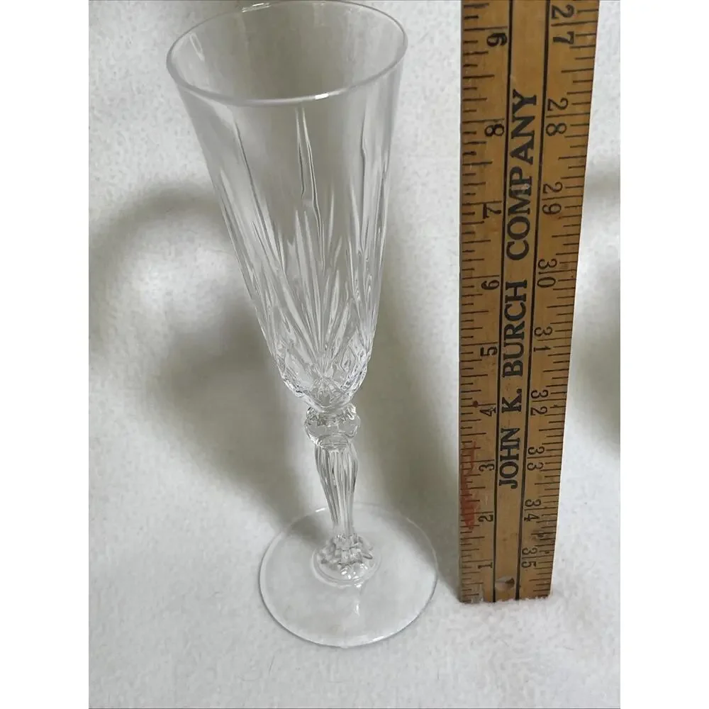RCR Royal Crystal Rock Overture Fluted Champagne Stem 8-3/8